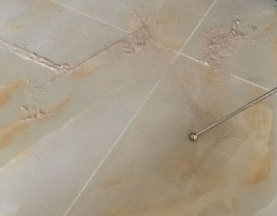 巴楚瓷砖空鼓维修公司分享粘合剂选择不当在瓷砖铺贴过程中可能导致以下问题